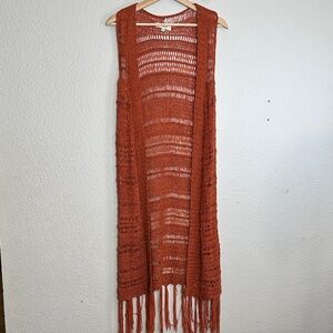 Umgee USA Crochet Knit Fringe Kimono Cardigan Rust Orange S/M Sleeveless Boho